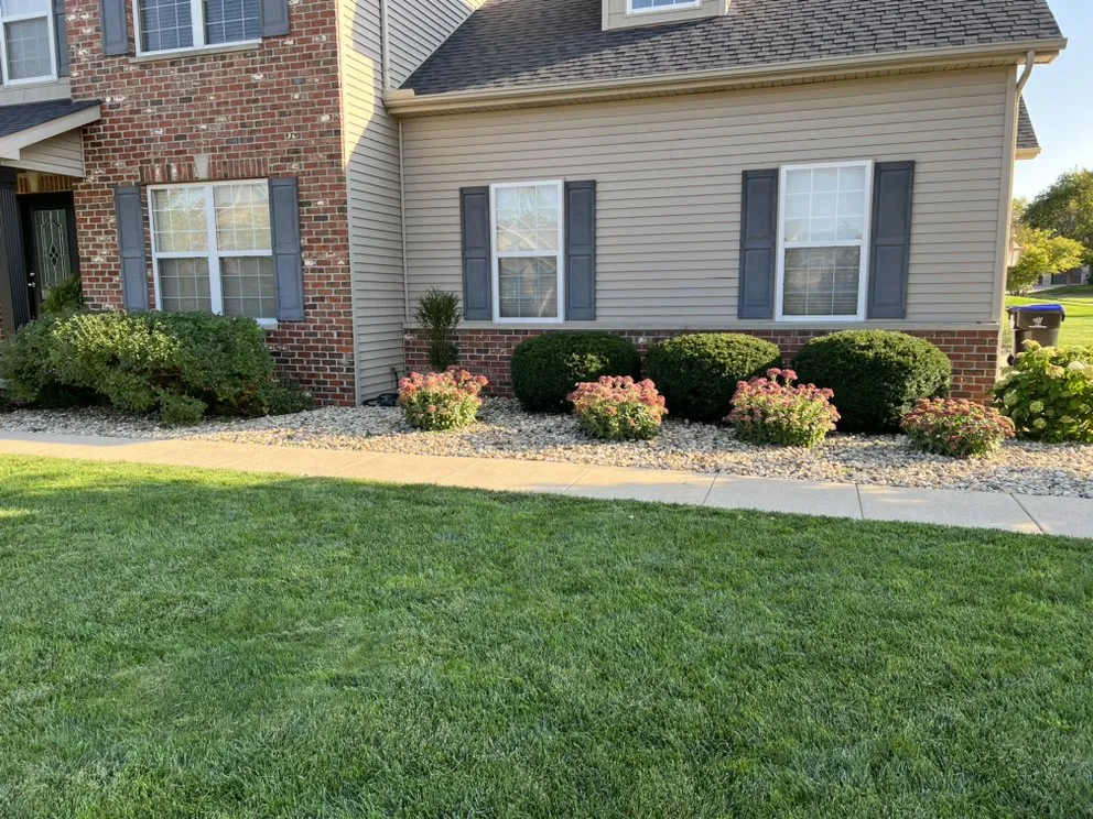 Custom garden landscaping experts serving Normal, IL - Joe Joe's Lawn Care