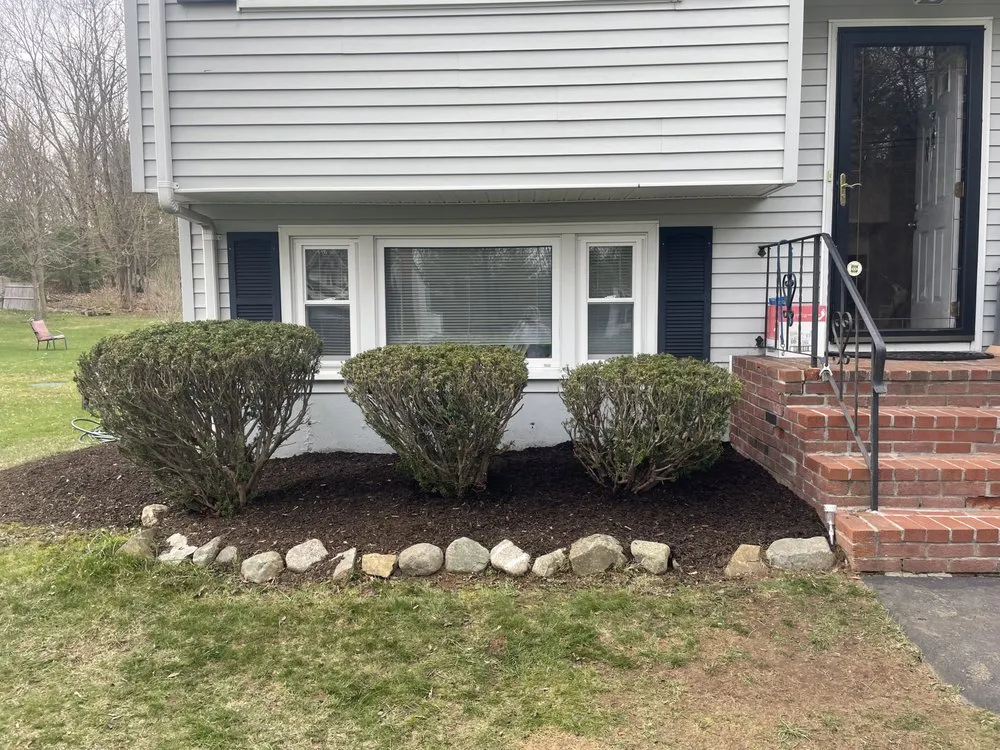 Local yard cleanup service experts serving Braintree, MA - Joe Mow Lawncare