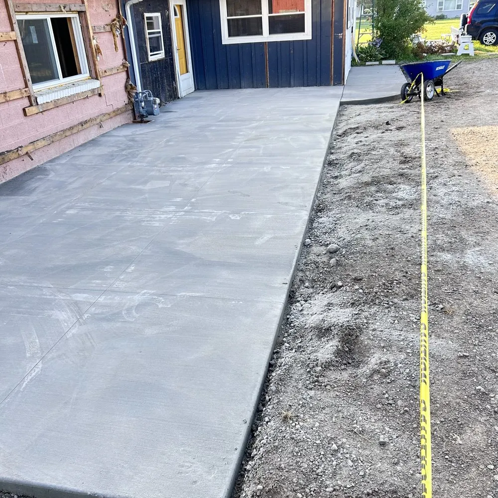 Local residential landscaping experts serving Adrian, MI - Joe Strong Construction