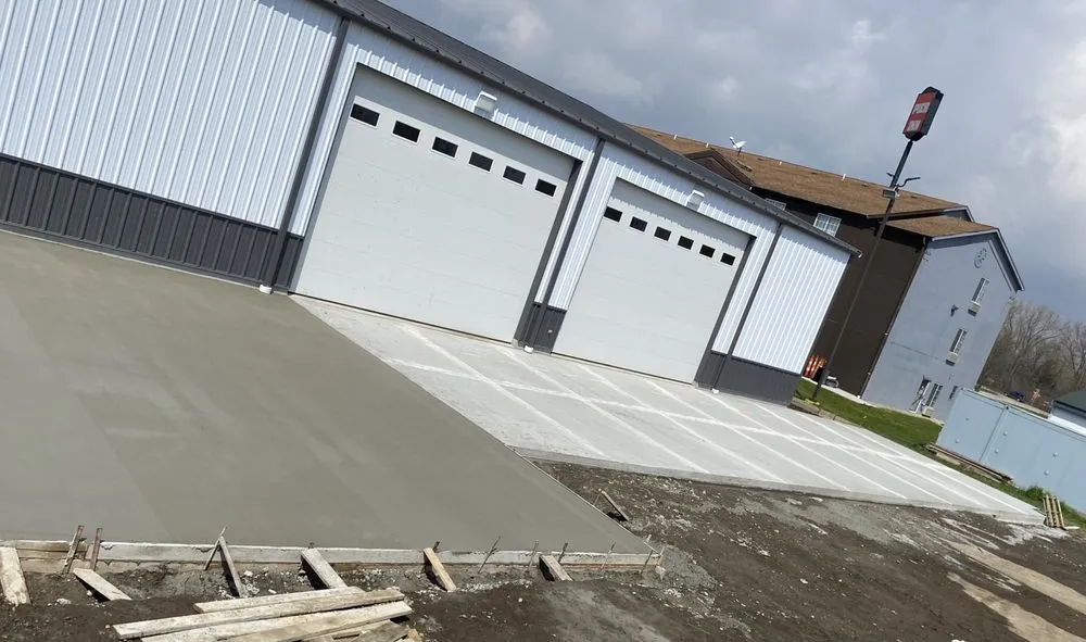 Top-rated landscape installation for residential properties in Adrian, MI by Joe Strong Construction