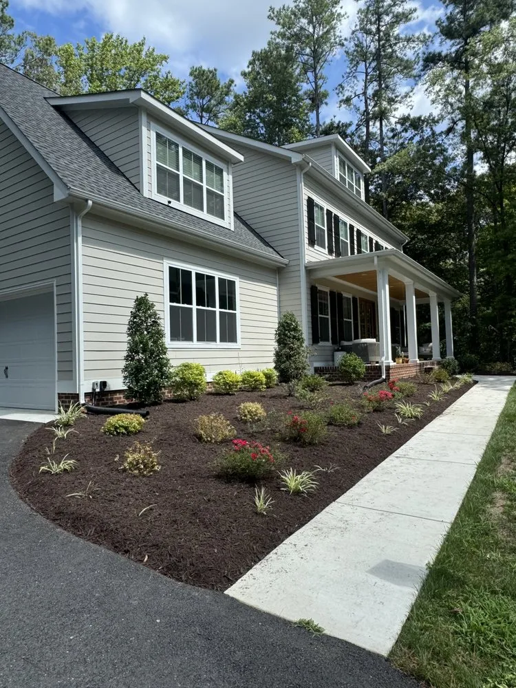 Affordable garden landscaping for homes in Glen Allen, VA by Joel’s Contractor