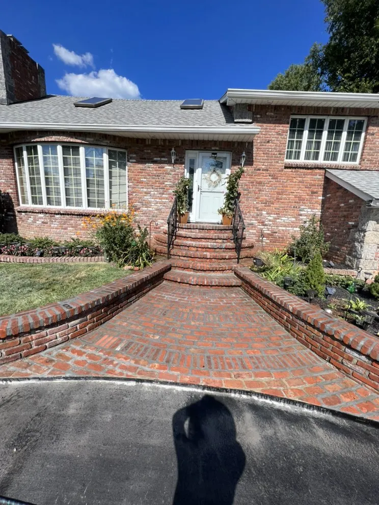 Expert yard maintenance for residential properties in Norwalk, CT by Joel’s Landscapes