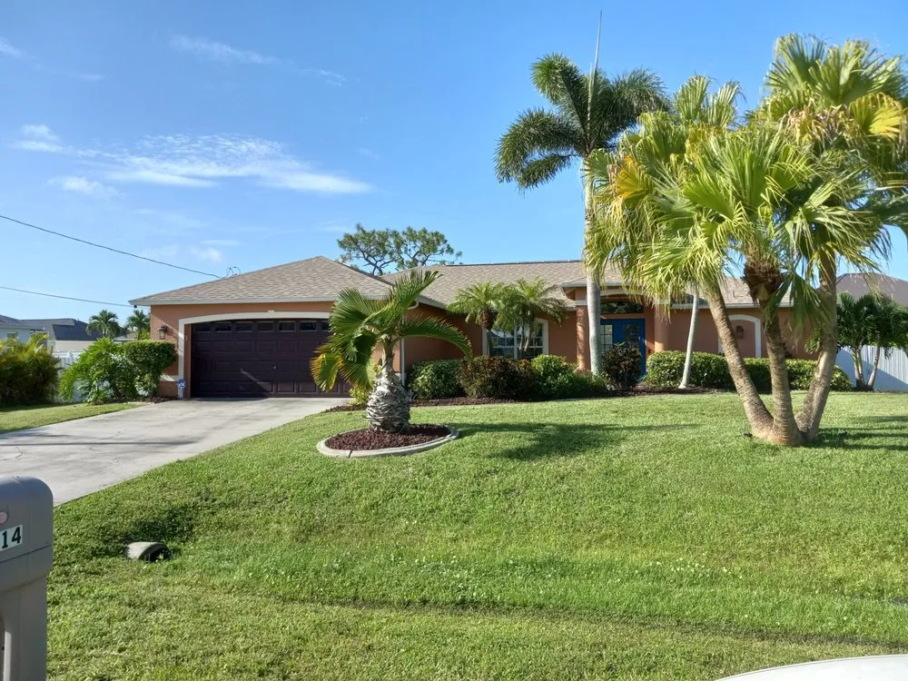 Affordable yard cleanup service in Cape Coral, FL by Joel's Lawn Mowing