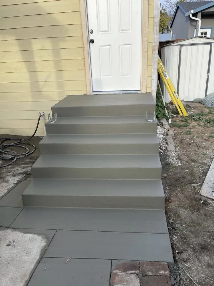 Trusted yard cleanup service for residential properties in San Jose, CA by Joe's Concrete