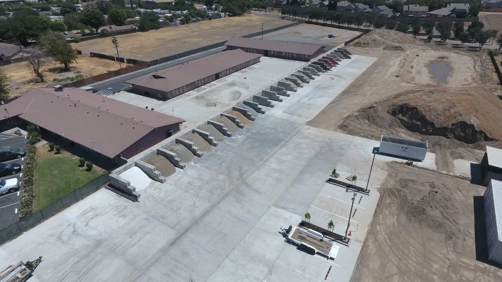 Top-rated yard maintenance in Los Banos, CA by Joe's Landscaping & Concrete