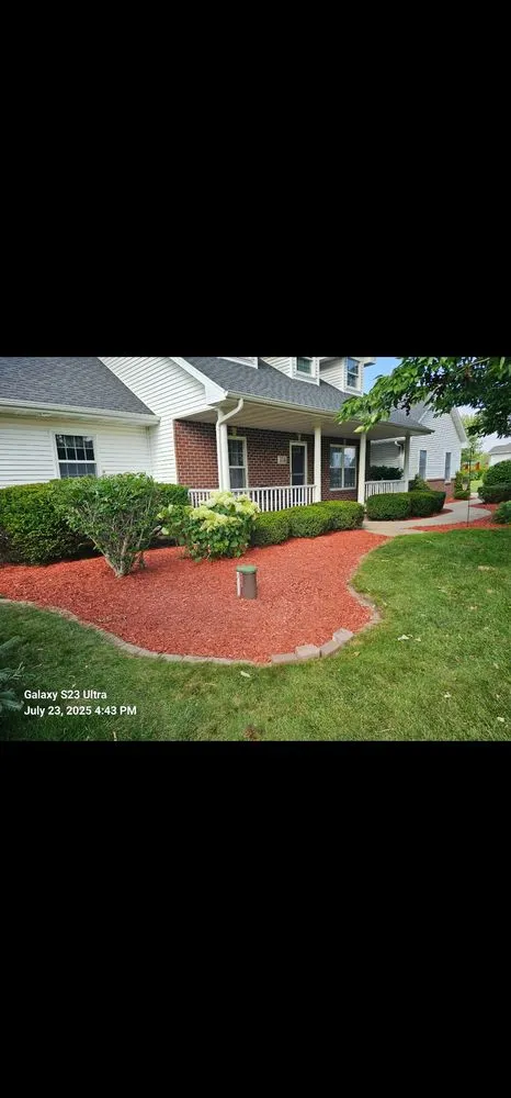 Expert garden landscaping experts serving Menasha, WI - Joe's Landscaping and Lawn Care Services