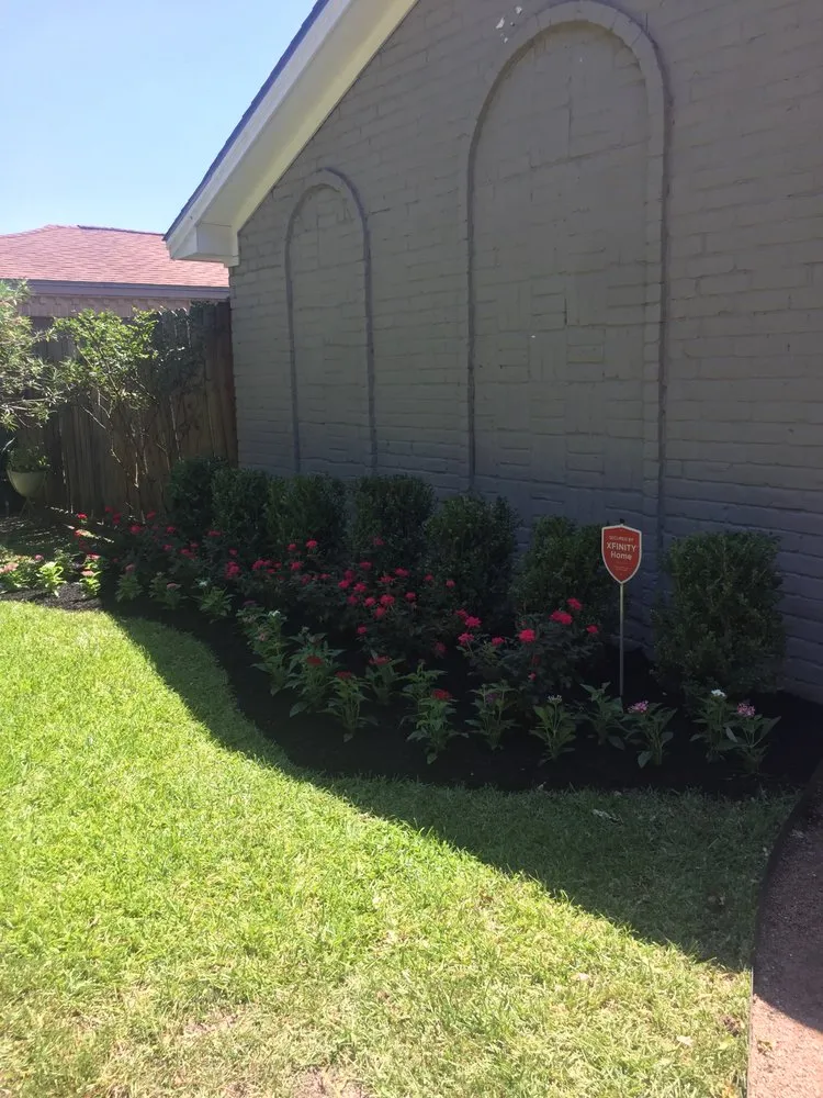 Affordable residential landscaping in Houston, TX by Joe's Lawn & Landscaping Services