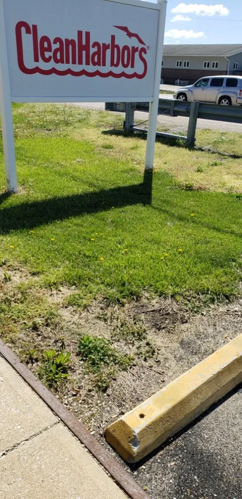 Local yard maintenance for beautiful yards in Granite City, IL by Joe's Lawn Care & More