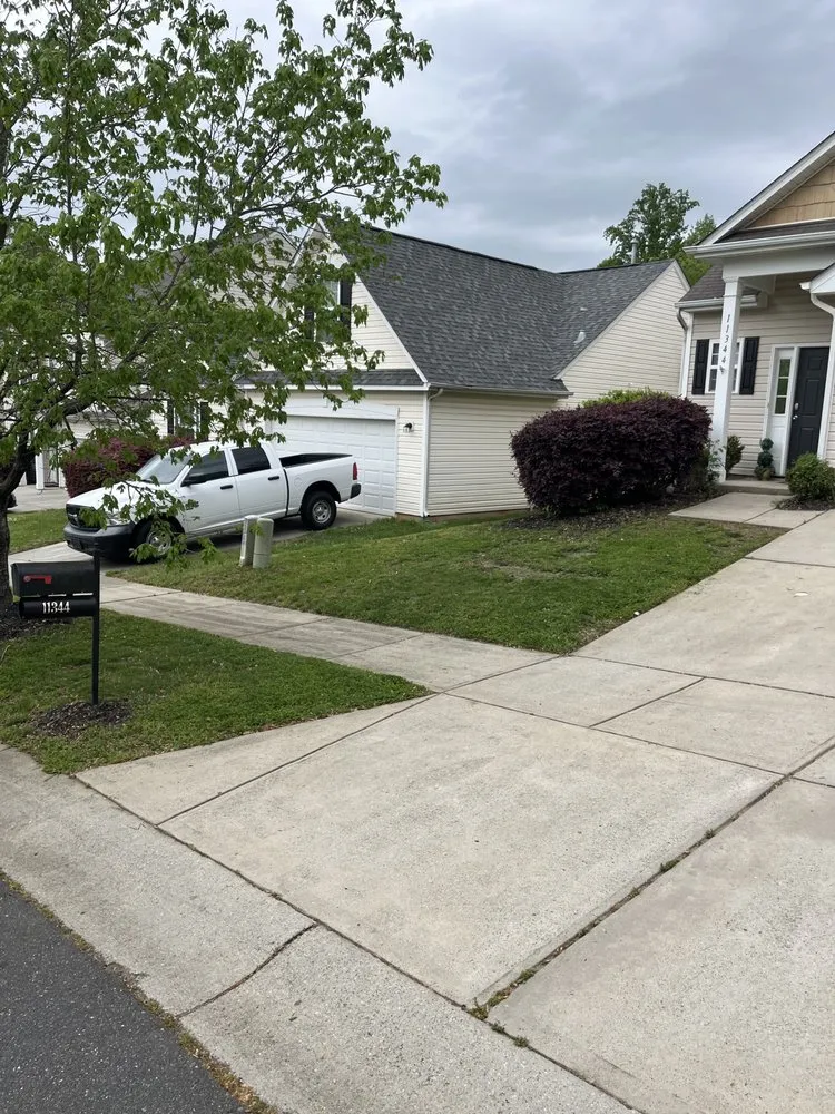 Trusted lawn mowing service experts serving Charlotte, NC - Joes Lawn Care