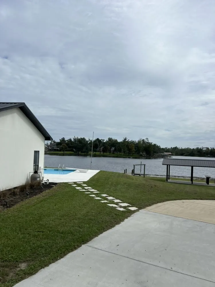 Reliable yard maintenance in Fountain, FL by Joes Lawn Care