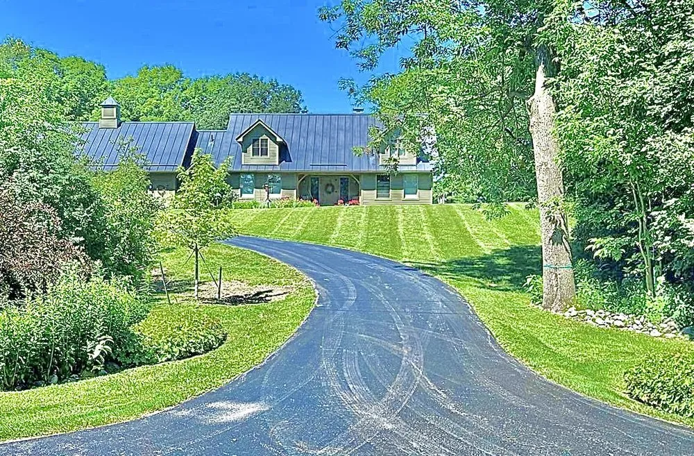 Top-rated landscape installation in Isle LaMotte, VT by Joe’s Lawn Care