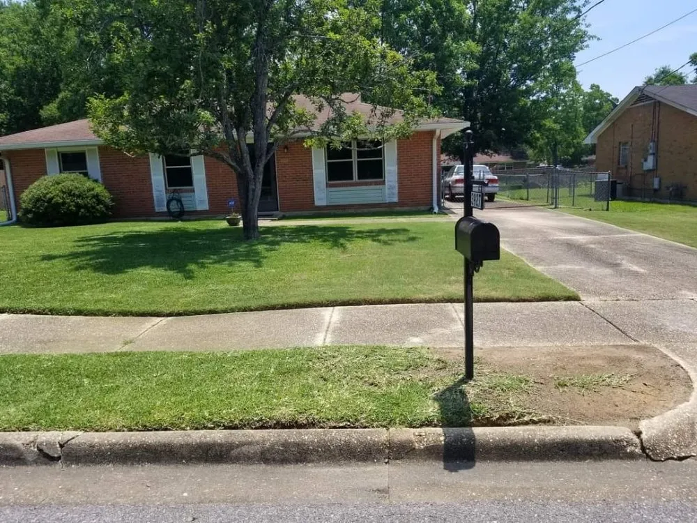 Affordable lawn mowing service in Montgomery, AL by Joe's Lawn Care