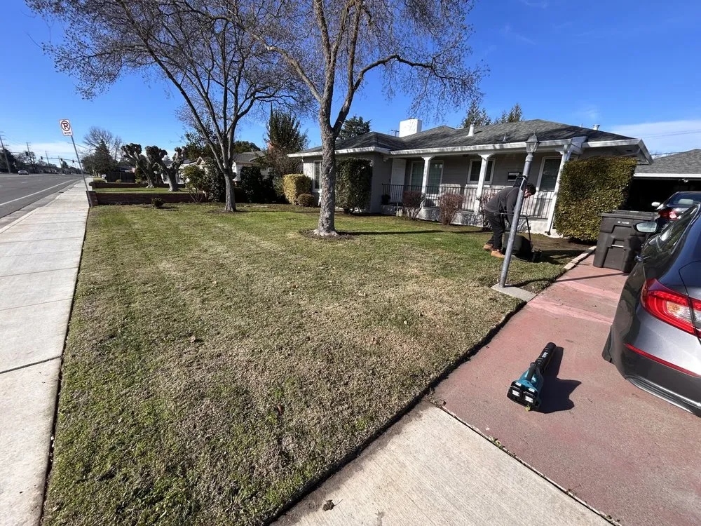 Expert lawn mowing service in Stockton, CA - Joe's Lawn Maintenance