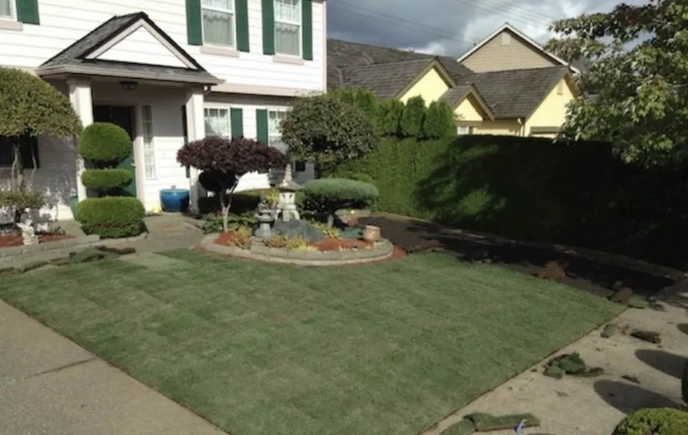 Local garden landscaping for year-round maintenance across Mount Clemens, MI - Joe’s Lawn Service & Cleanups
