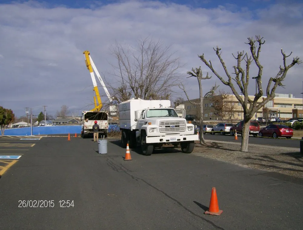 Professional lawn care service experts serving Moses Lake, WA - Joe's Tree And Landscape Service