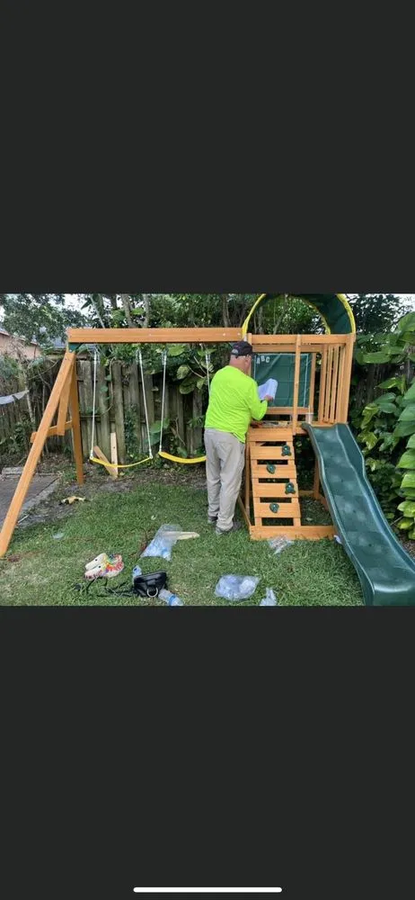 Custom residential landscaping experts serving Coral Springs, FL - Joeys Tree And Handyman Services