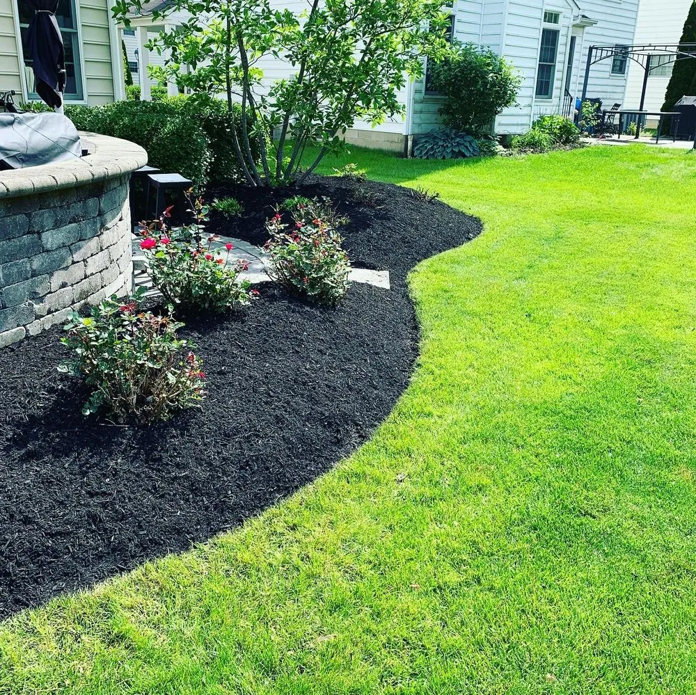 Affordable yard maintenance in Powell, OH by Johansen's Landscapes