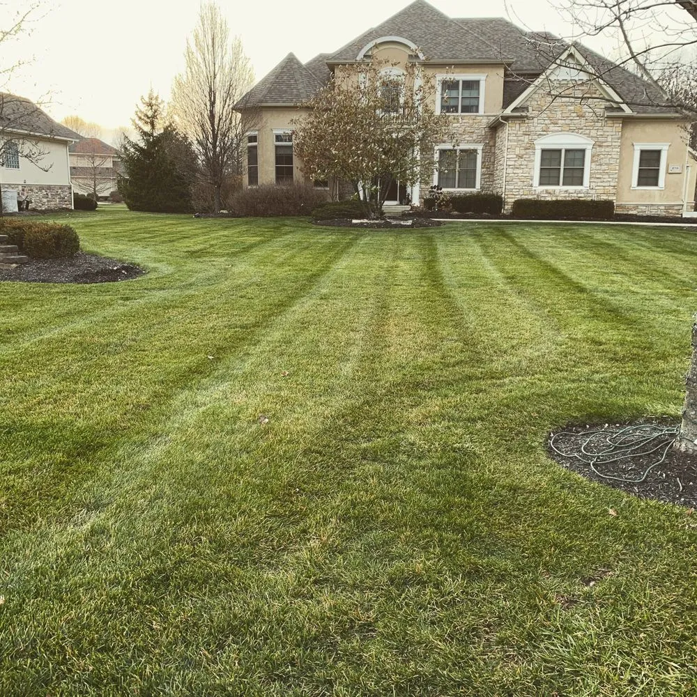 Custom lawn care service for beautiful yards in Powell, OH by Johansen's Landscapes