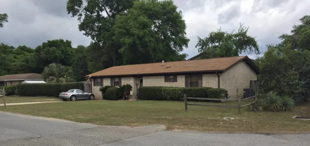 Top-rated lawn care service in Pensacola, FL by John Ellis Lawn Maintenance & Landscaping