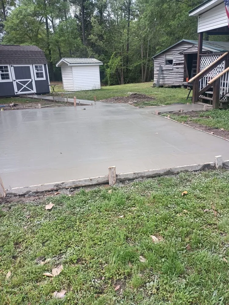 Reliable yard cleanup service in Gulfport, MS by John John's Small Construction