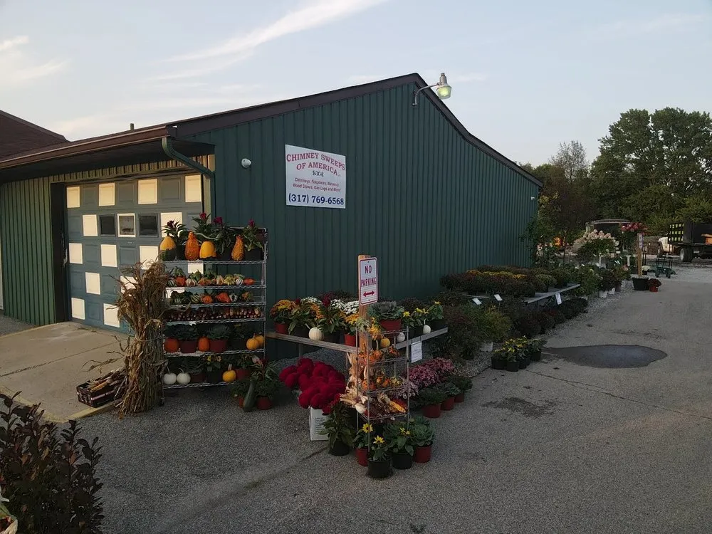 Professional garden landscaping in Lebanon, IN by John Lasley Outdoor Solutions