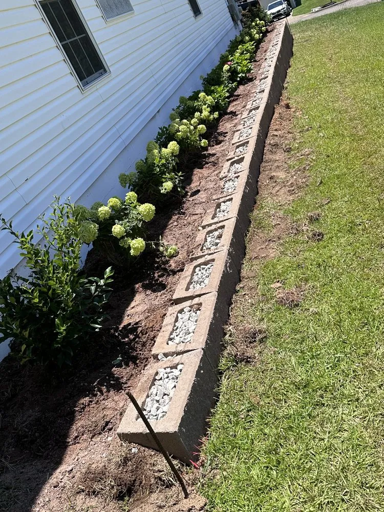 Top-rated landscape design in Duncanville, AL by John Lawn and Garden Service