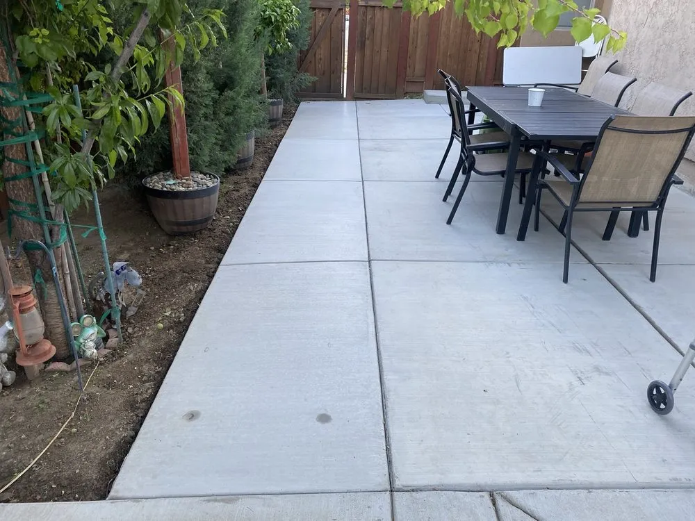 Affordable yard cleanup service in Tracy, CA by John Le Landscaping