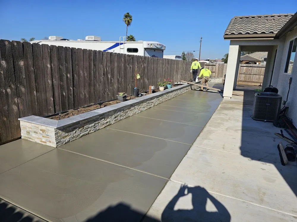 Professional lawn mowing service experts serving Tracy, CA - John Le Landscaping