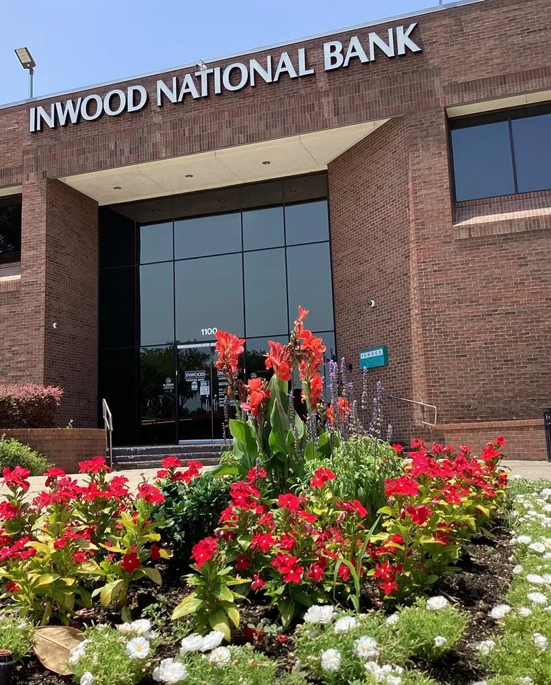 Local yard cleanup service experts serving Dallas, TX - John R Ross Company