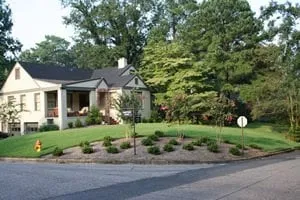 Top-rated lawn care service in Birmingham, AL by John Russell Landscape Architect