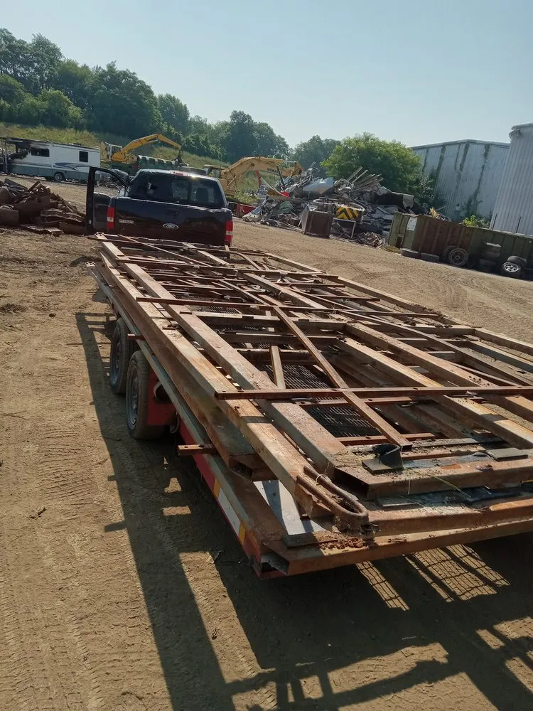 Professional lawn care service in Roanoke, VA - John-Son Hauling Services