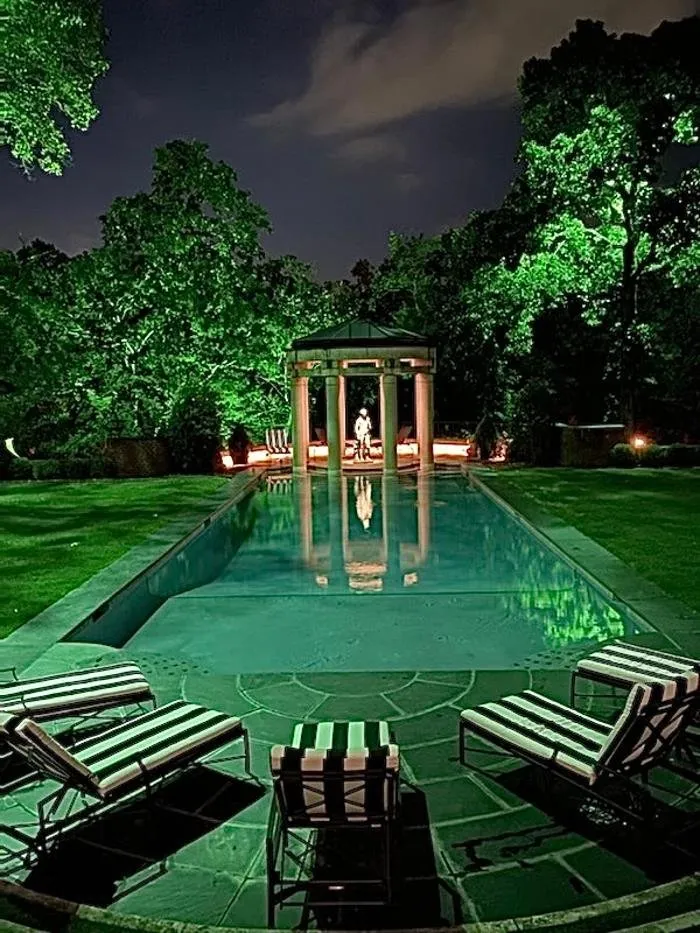 Affordable lawn care service experts serving Richardson, TX - John Watson Landscape Illumination