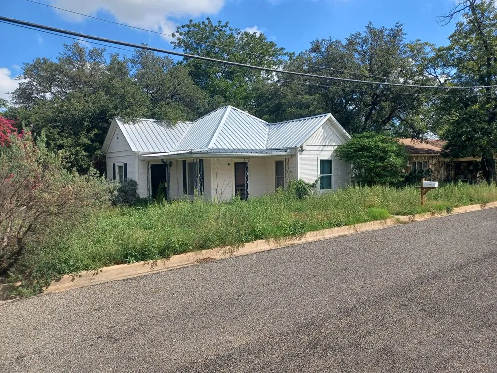 Local residential landscaping in Llano, TX - Johnni Girls Lawn Services