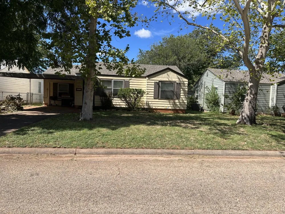 Top-rated landscape design in Abilene, TX by Johnny Bunch’s Lawn Care Service