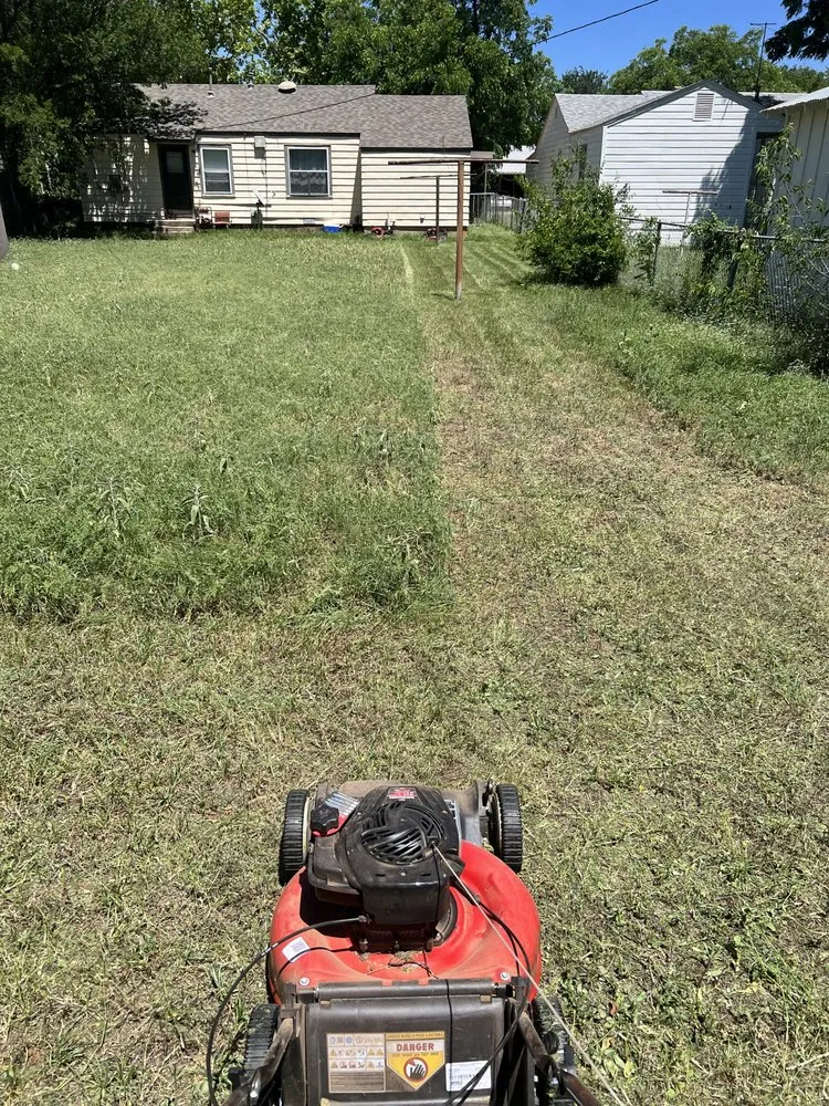 Expert lawn care service in Abilene, TX by Johnny Bunch’s Lawn Care Service