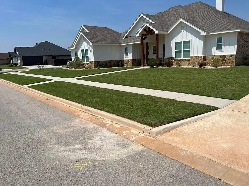 Top-rated lawn care service experts serving Abilene, TX - Johnny Bunch’s Lawn Care Service