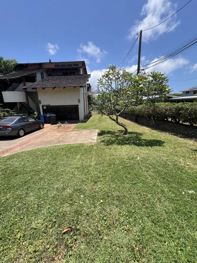 Top-rated lawn care service in Honolulu, HI - Johnny Clark Landscaping