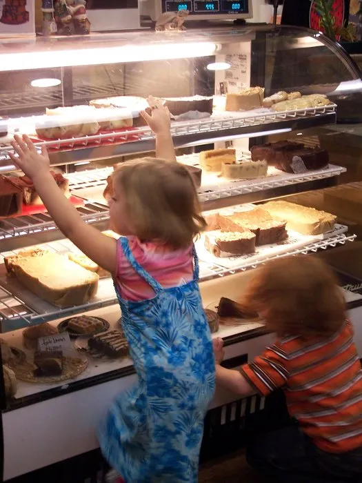 Custom yard cleanup service in Delray Beach, FL - Johnny Mangos Garden Center