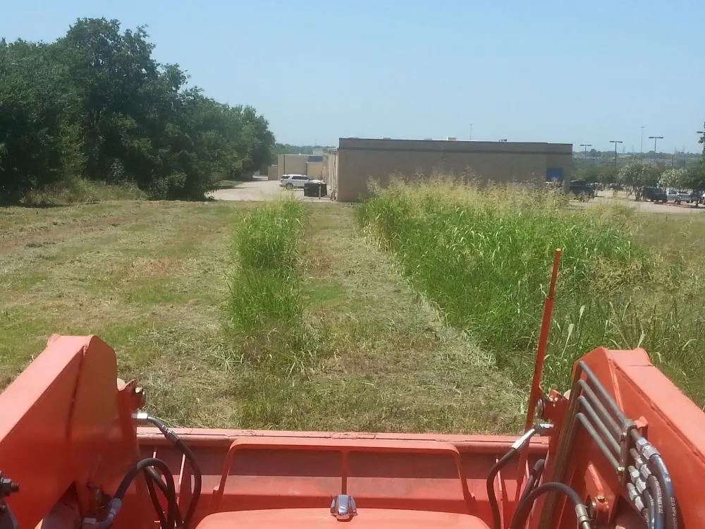 Trusted lawn mowing service experts serving Haltom City, TX - Johnny Tractor