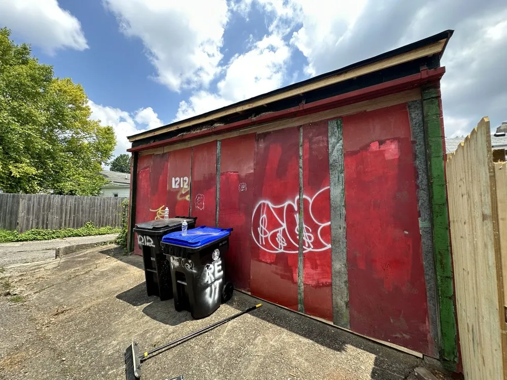 Professional garden landscaping experts serving Louisville, KY - Johnnyboyz Handyman And Lawn Care