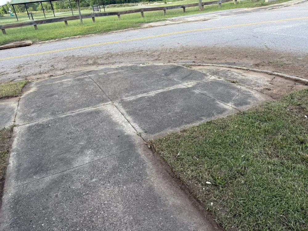 Reliable lawn mowing service in Millen, GA - Johnny’s Landscaping And Car Transport Services