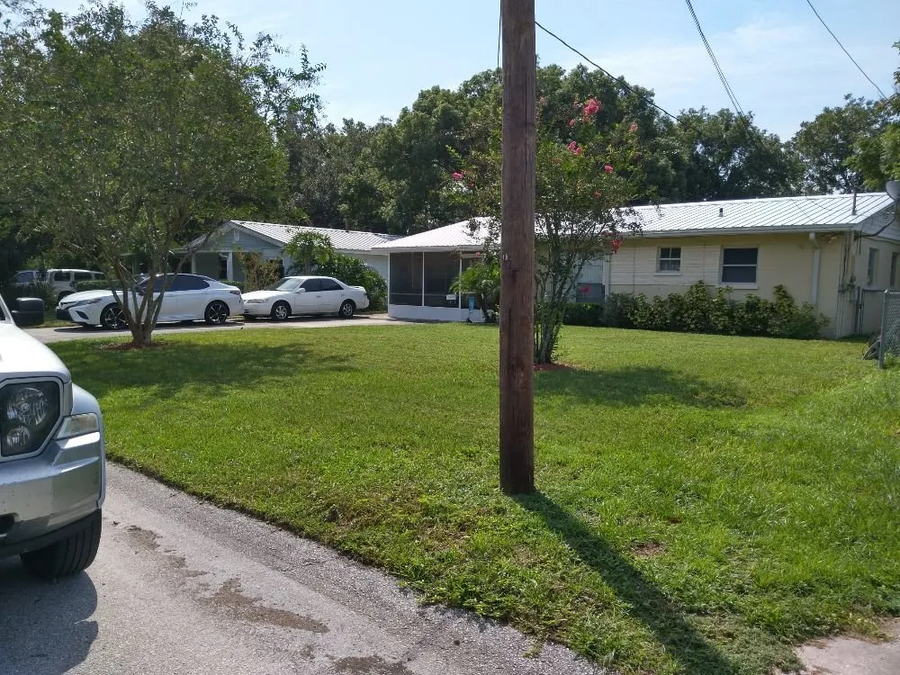 Reliable landscaping services for beautiful yards in Auburndale, FL by Johnny's Lawn Care