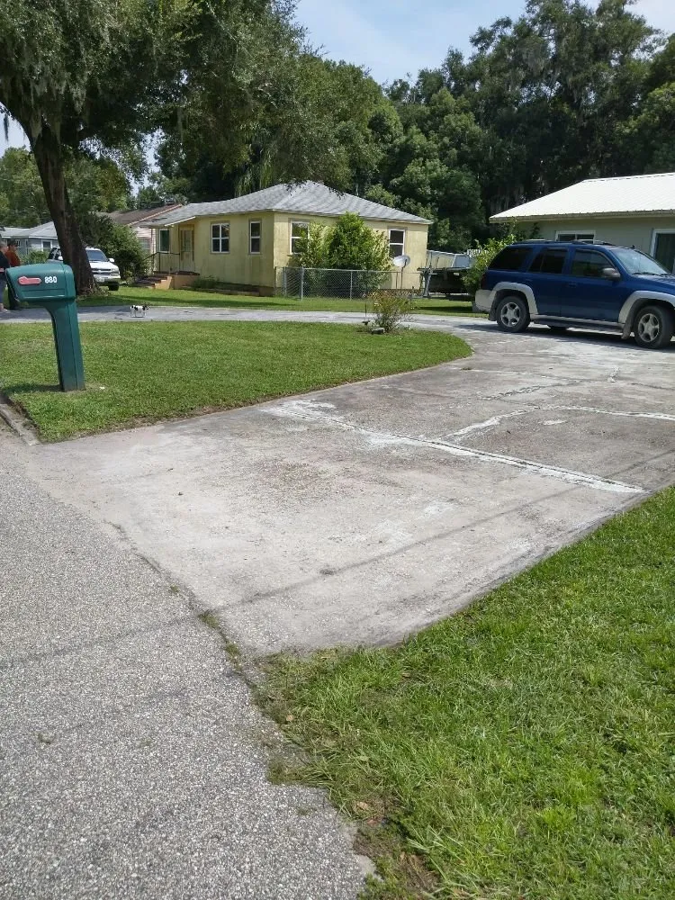 Reliable landscaping services for year-round maintenance across Auburndale, FL - Johnny's Lawn Care