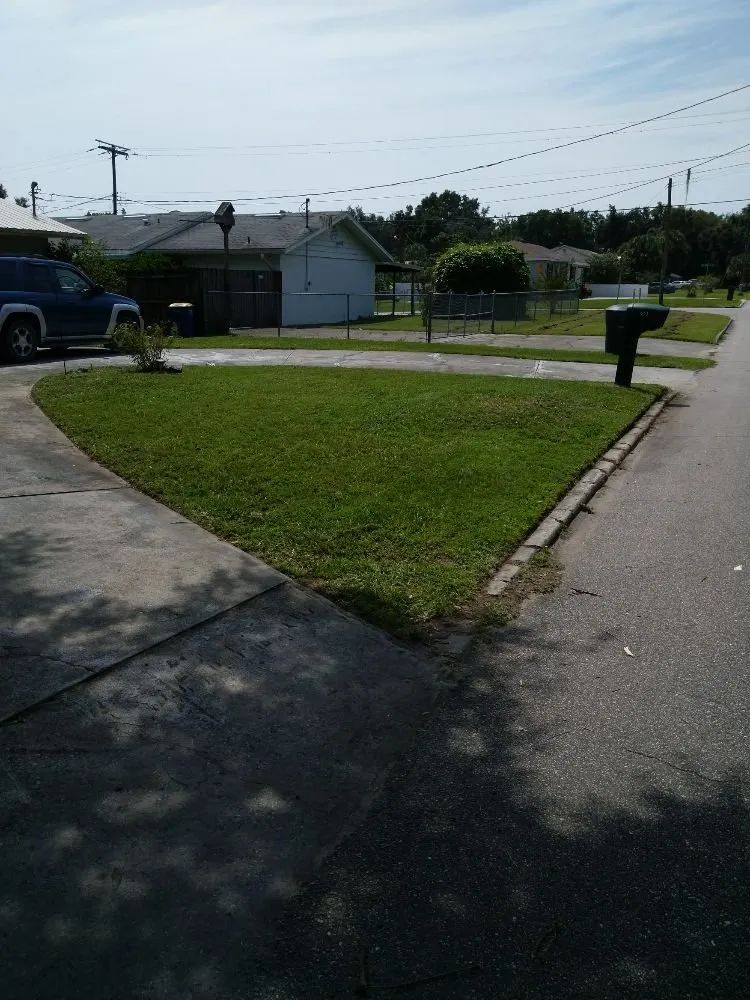 Local residential landscaping in Auburndale, FL - Johnny's Lawn Care