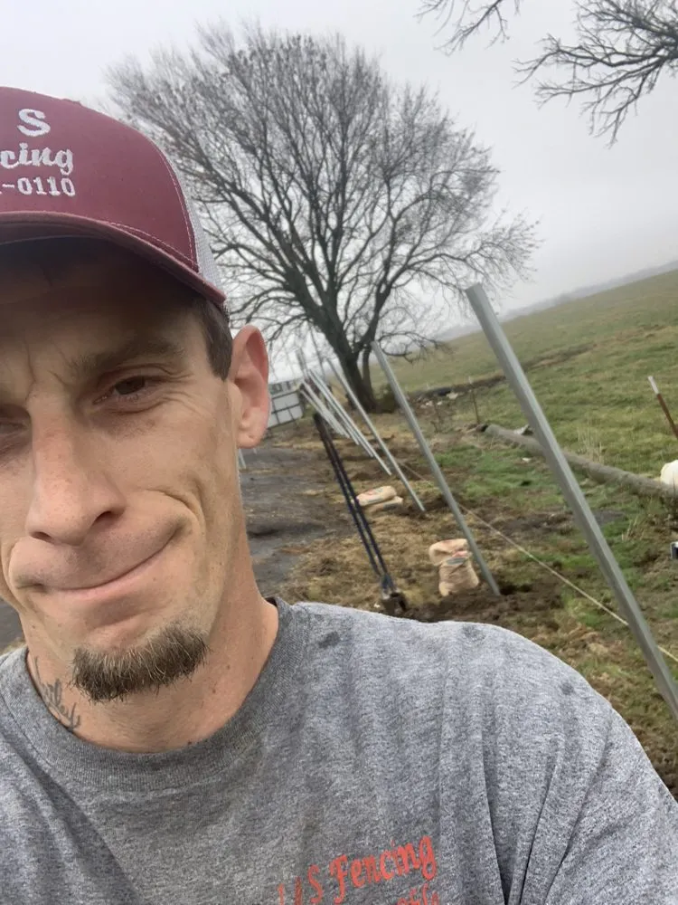 Reliable lawn care service experts serving McAlester, OK - Johnnys Lawncare & MORE