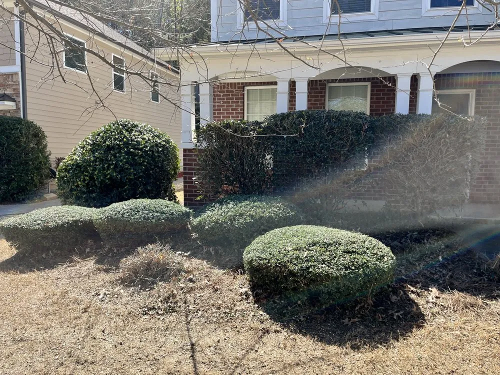 Custom yard maintenance for homes in Johns Creek, GA by Johns Creek Lawn Care