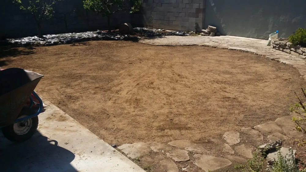 Professional lawn care service in Newman, CA - John's Gardening Service