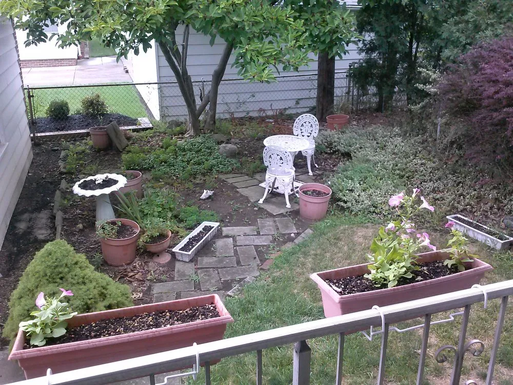 Local garden landscaping in Lyndhurst, OH by John's Gardening Services