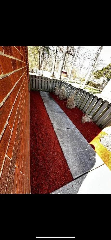 Expert outdoor landscaping experts serving Redford Charter Township, MI - John’s Lawn & Snow