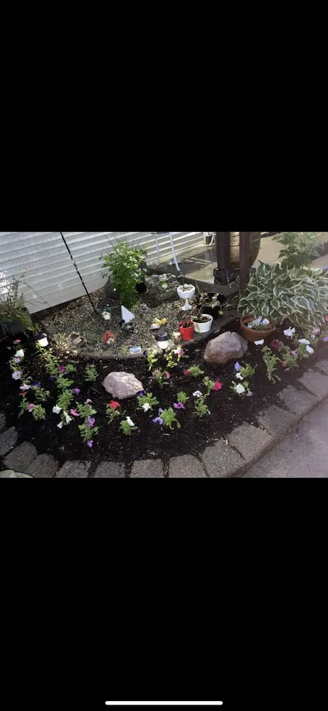 Top-rated lawn mowing service in Redford Charter Township, MI - John’s Lawn & Snow